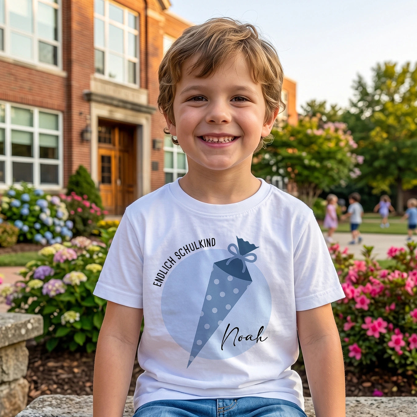 Personalisiertes T-Shirt "Schultüte"