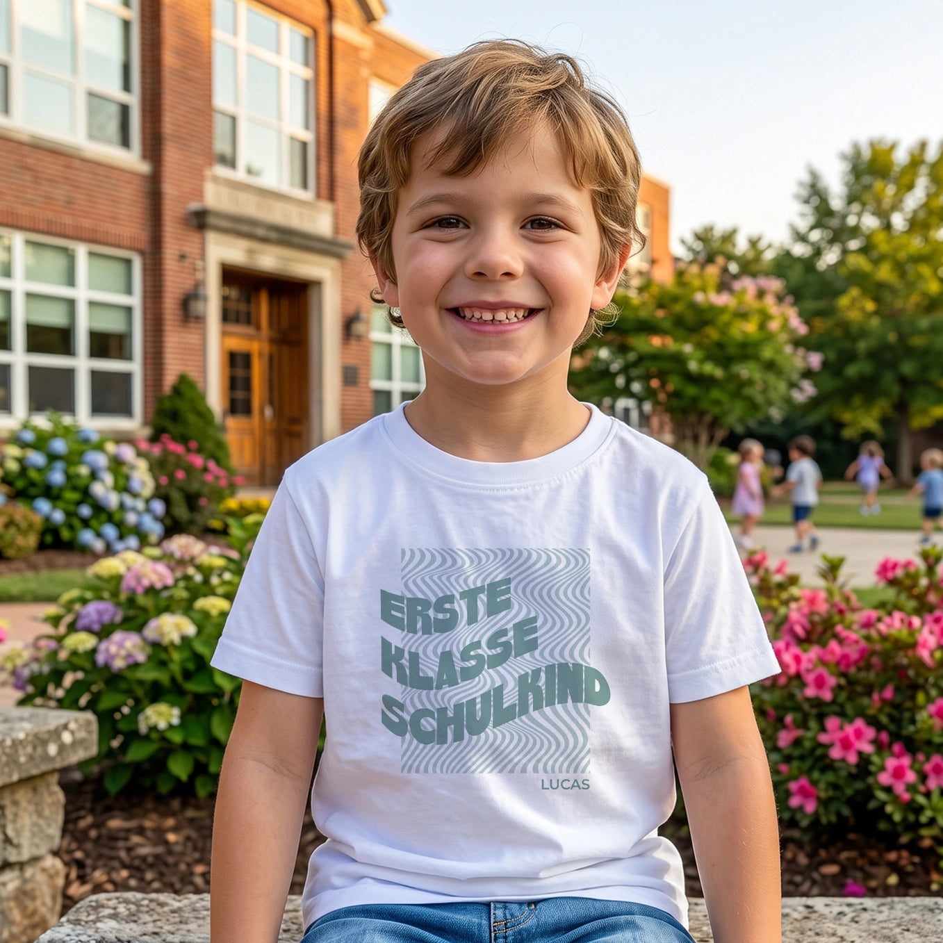 Personalisiertes Retro T-Shirt "Schulkind"