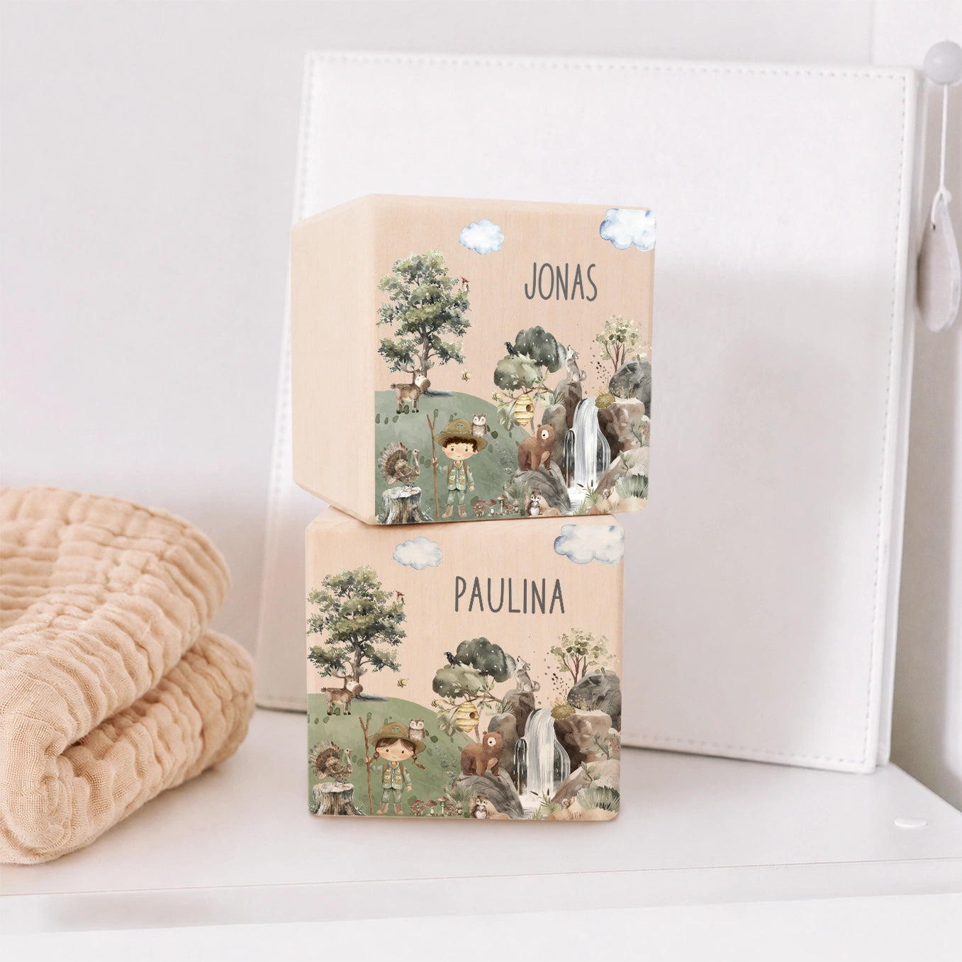 Personalisierte Holzspardose "Wildnis”