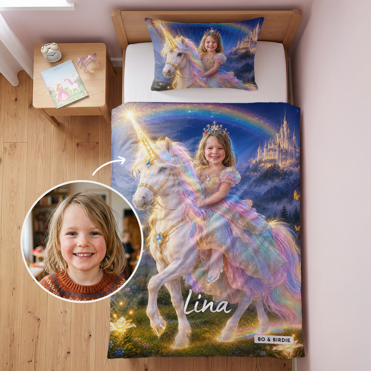 Personalisierte Kinderbettwäsche Prinzessin mit Foto und Name: Kind als Prinzessin auf Einhorn mit Regenbogen – Bo & Birdie