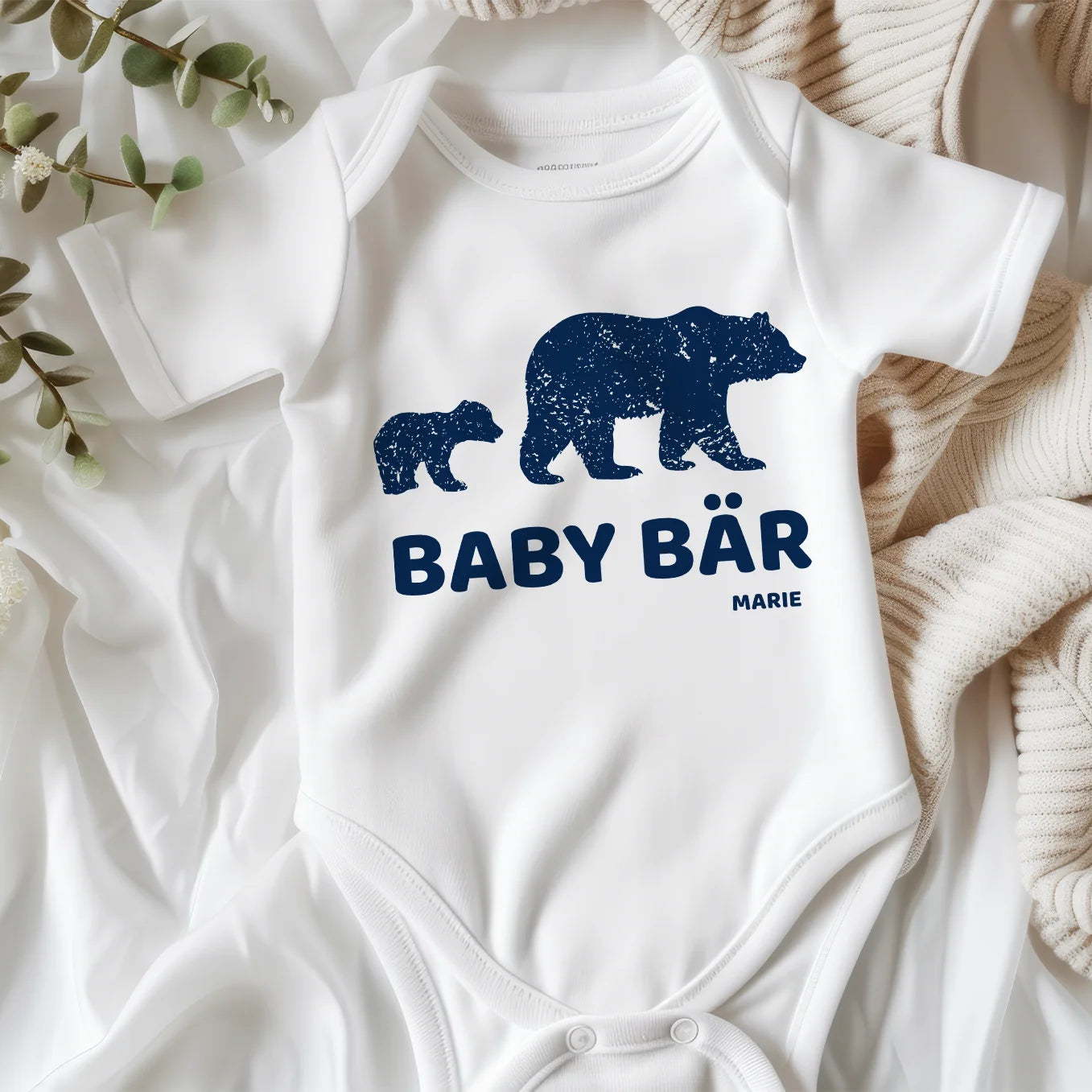 Personalisierter Partnerlook “Baby Bär” - Babybody Bo & Birdie