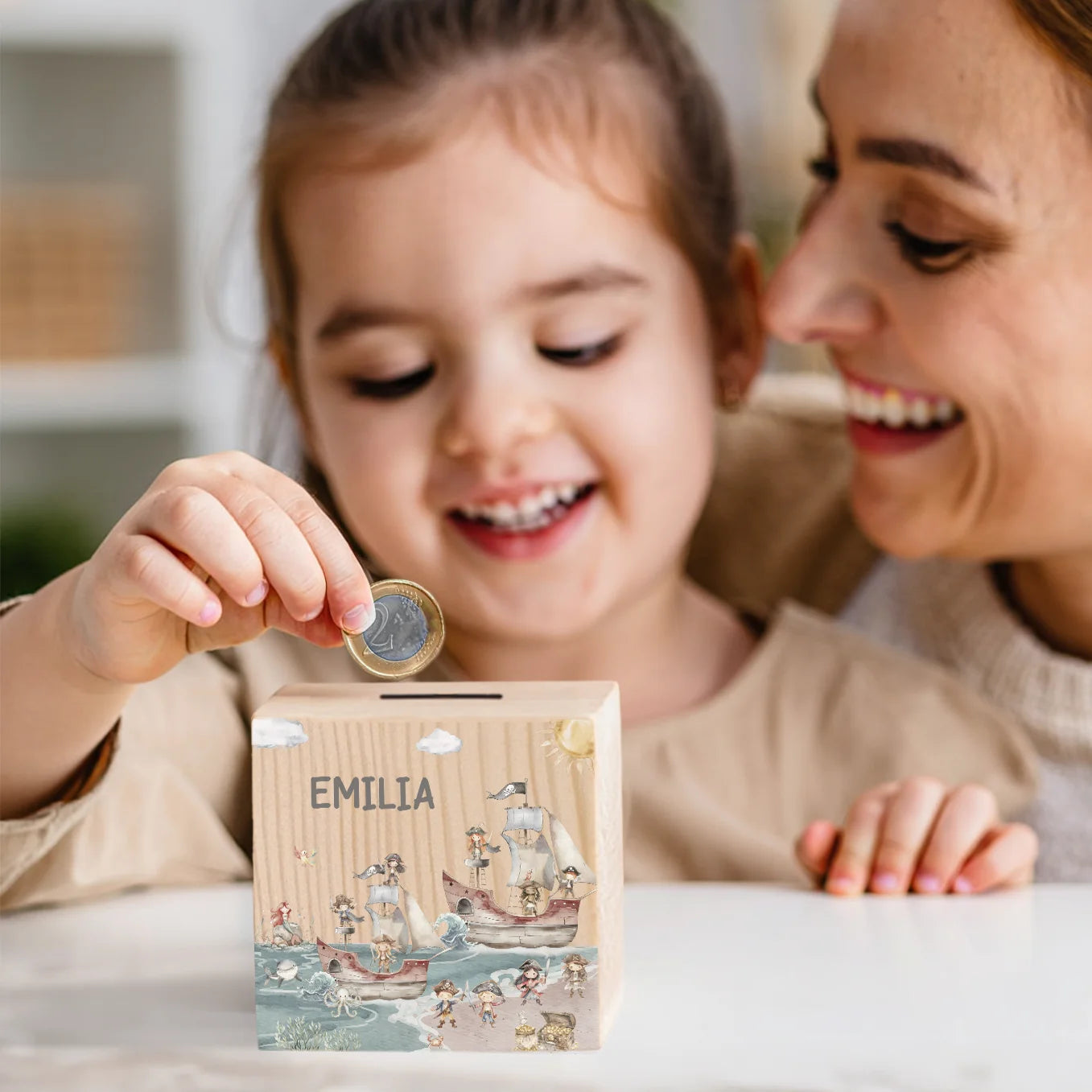 Personalisierte Holzspardose "Schatzinsel”