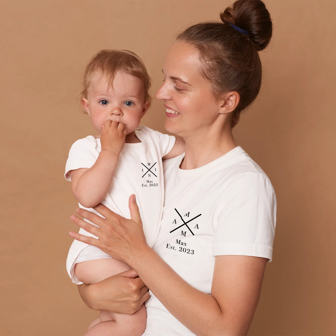 Personalisierter Partnerlook für Mama und Baby “MAMA - MINI”