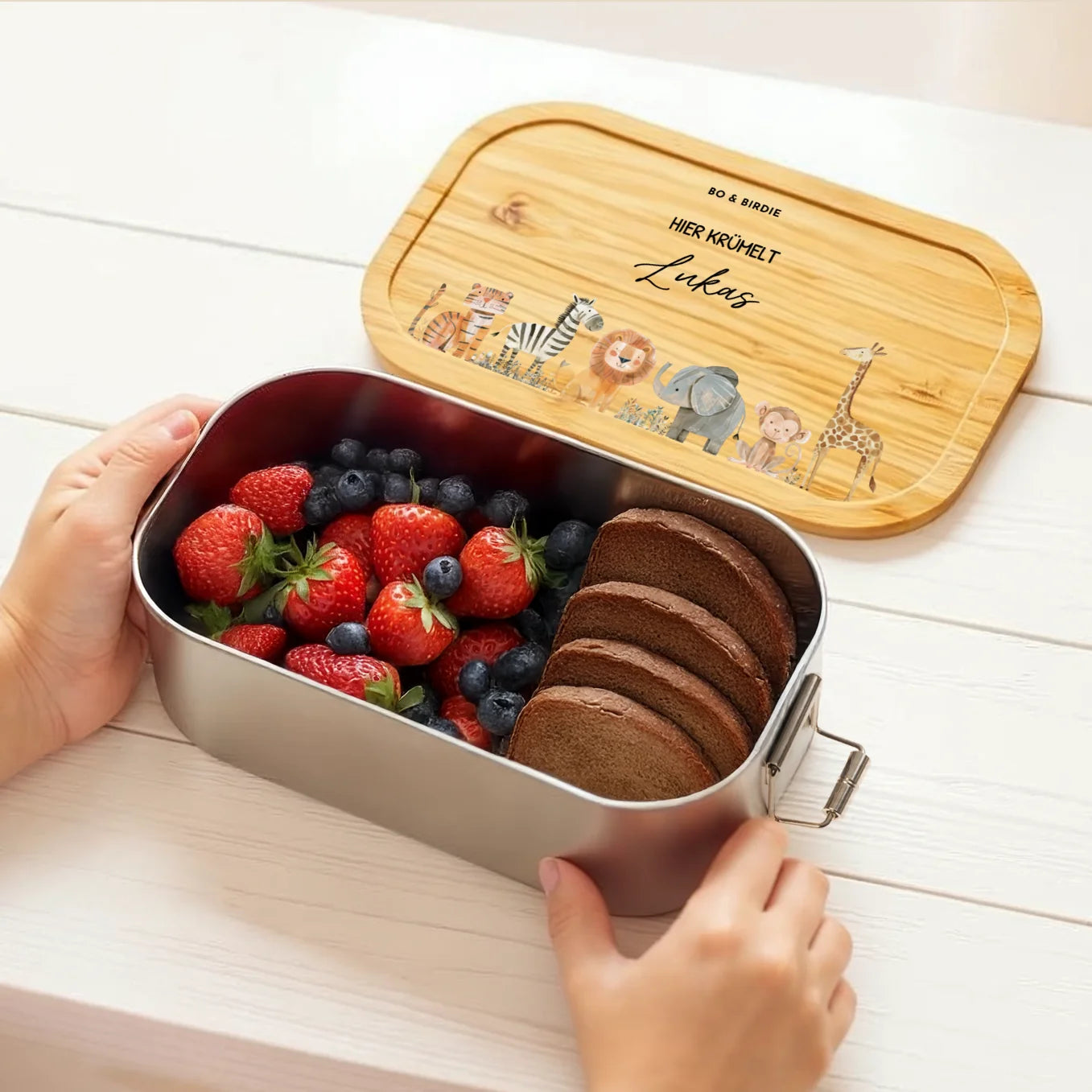 Personalisierte Brotdose mit Bambusdeckel "Safari Tiere" + 52 Gratis Aufkleber