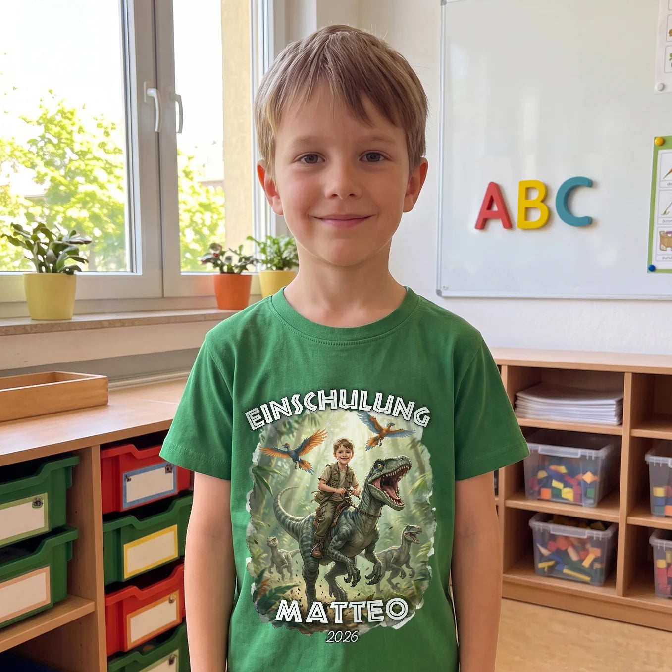 Personalisiertes T-Shirt "Schulkind Dino"