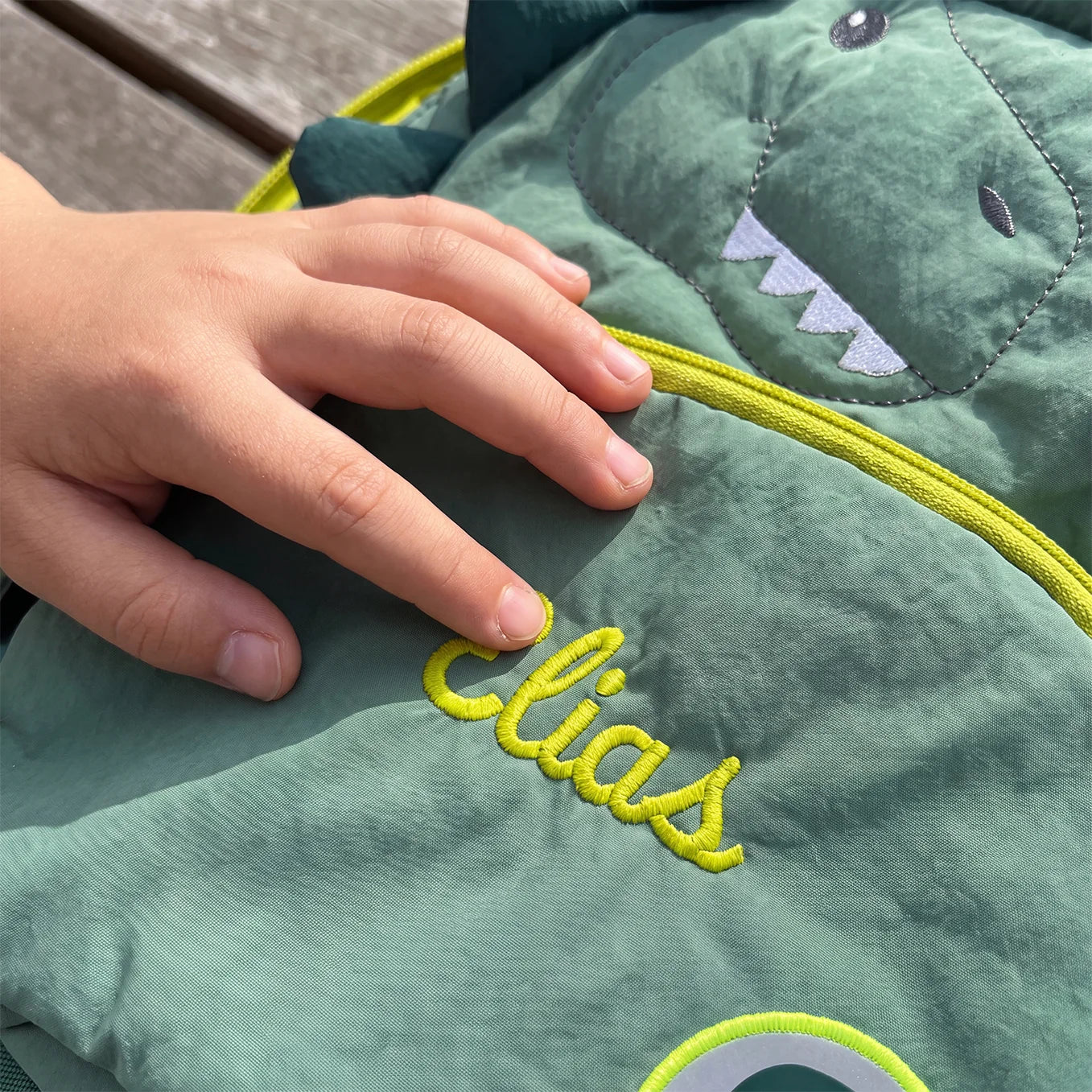 Personalisierter Kinderrucksack "Dino" mit Stick