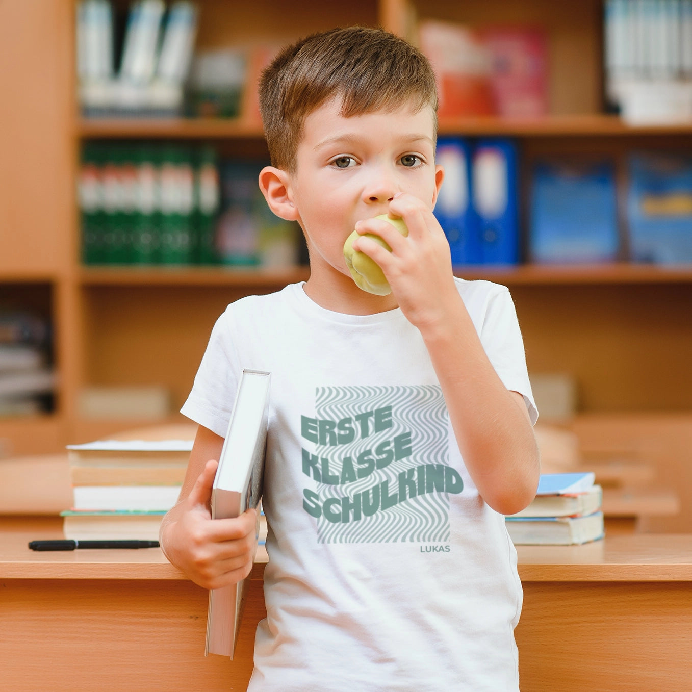 Personalisiertes Retro T-Shirt "Schulkind" Bo & Birdie