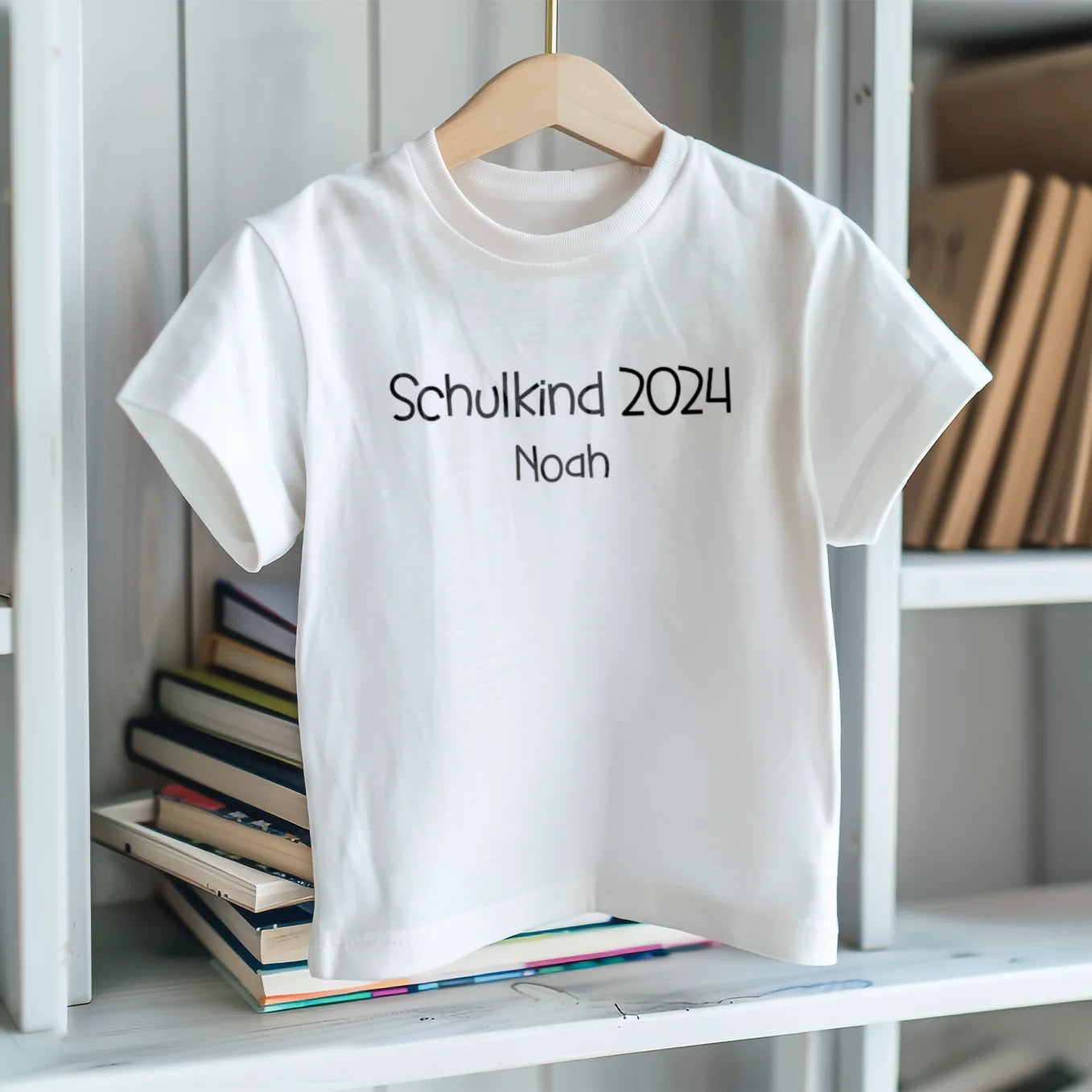 Personalisiertes T-Shirt "Schulkind 2024" Bo & Birdie