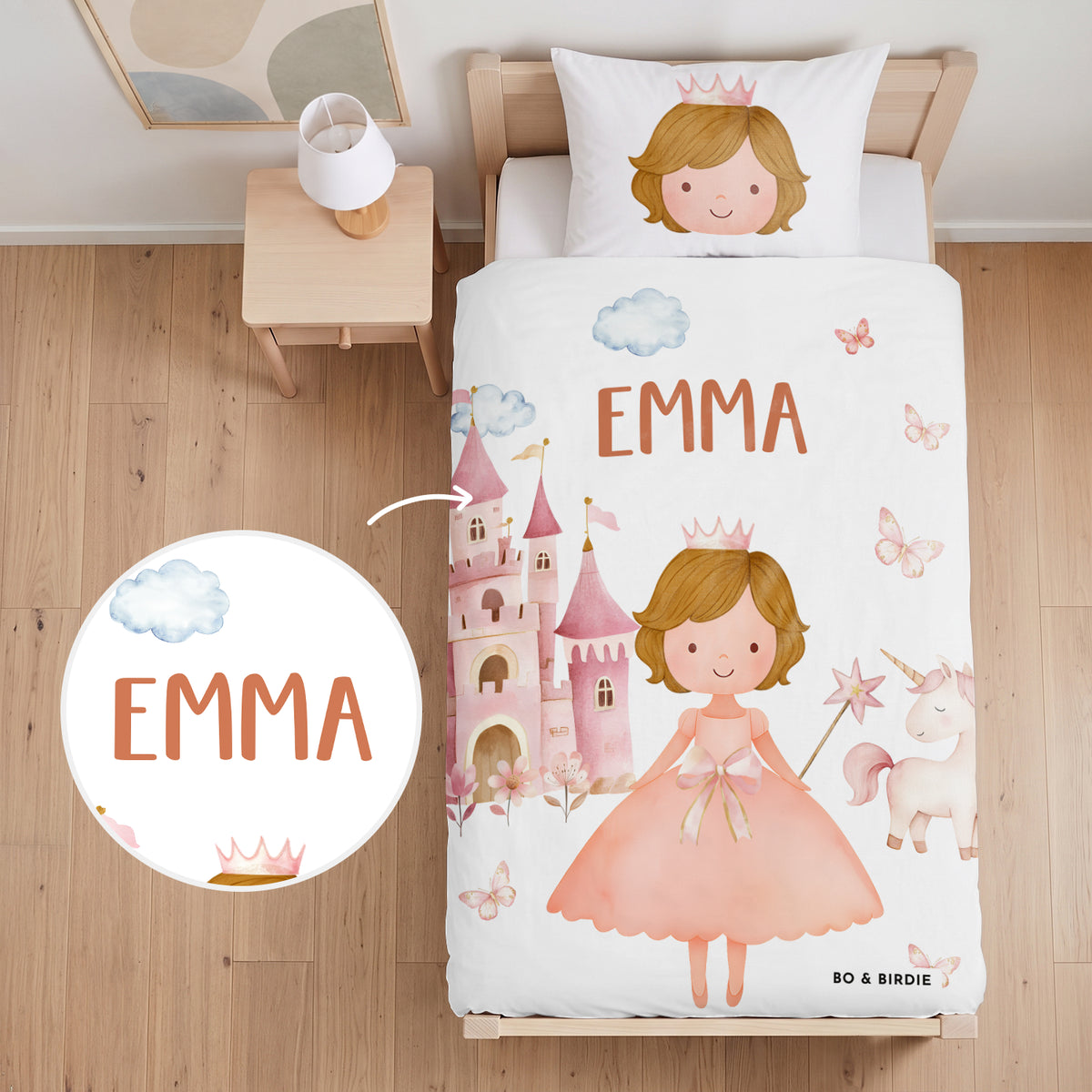 Wunschprinzessin-Bettwäsche mit Prinzessin und Schloss auf dem Kinderbett
