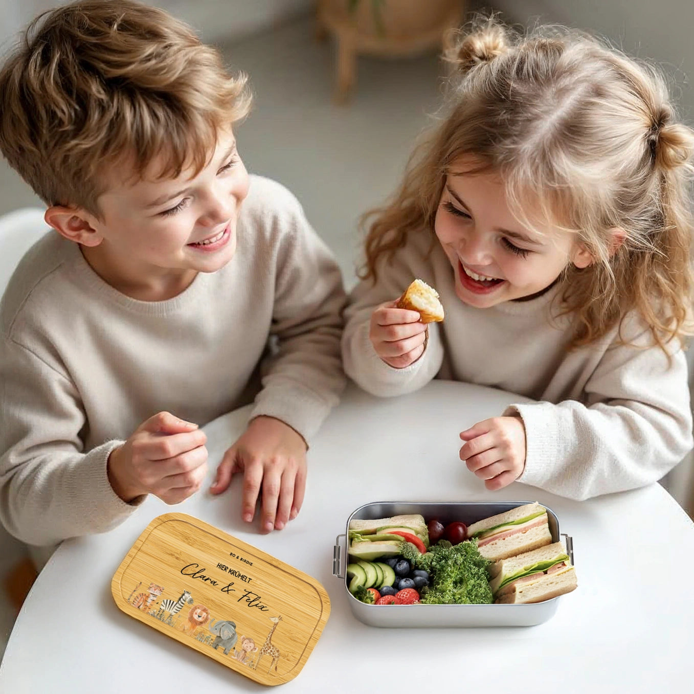 Personalisierte Brotdose mit Bambusdeckel "Safari Tiere" + 52 Gratis Aufkleber