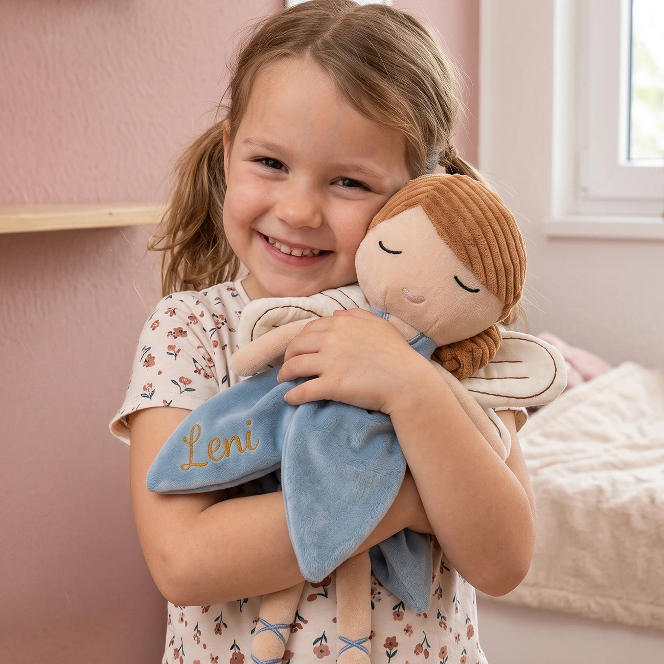 Personalisierte Kuschelpuppe "Fee"