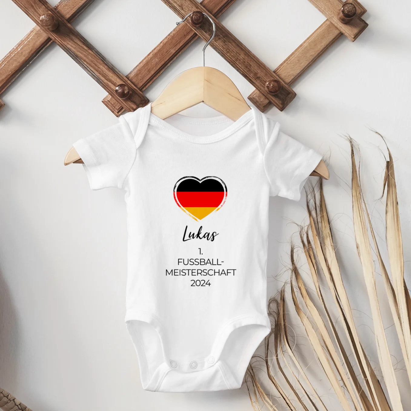 Personalisierter Baby Fußball-Body "Europameisterschaft" Bo & Birdie